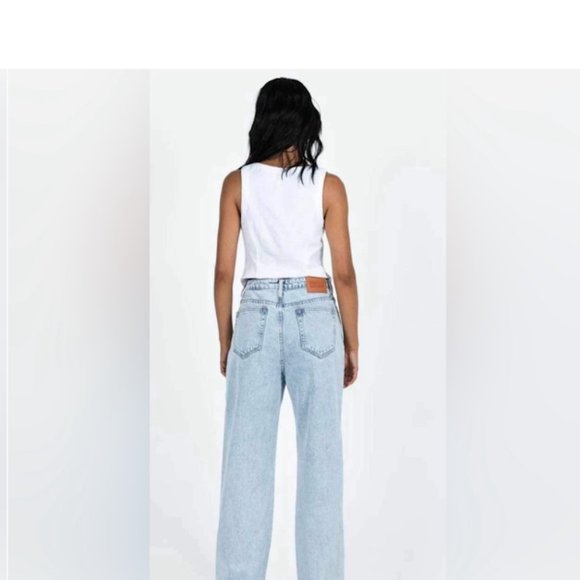 NWT, Princess Polly, CAREY DENIM JEANS LIGHT WASH | Size: 2. - Picture 3 of 8